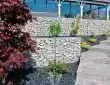 Conseils pour réussir l'aménagement d'un talus en pierres dans votre jardin